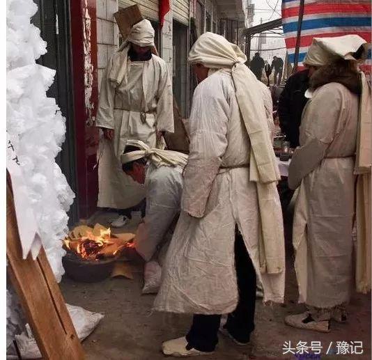 清明祭烈士告慰华夏魂,清明如何祭奠远方的亲人