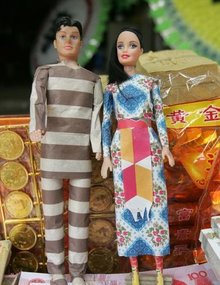 清明时节雨纷纷，路上行*欲人**断魂