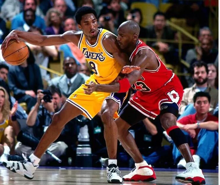 科比黑曼巴战靴,回忆科比经典