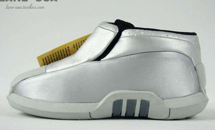 科比黑曼巴战靴,回忆科比经典