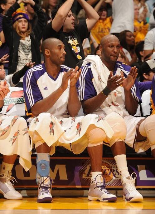 科比黑曼巴战靴,回忆科比经典