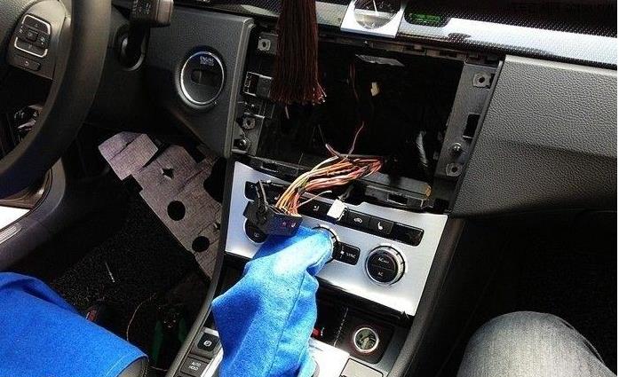 汽贸买车4s拒保,买的新车如果脱保4s店还管吗