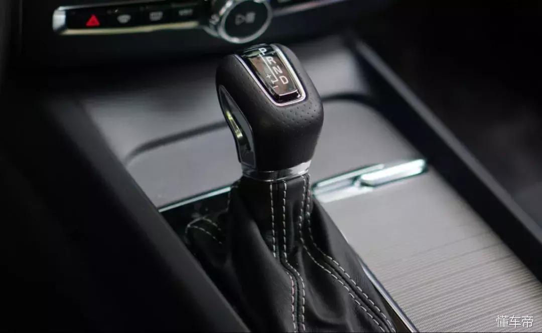 奔驰跟沃尔沃合资车,沃尔沃奔驰哪个车更贵