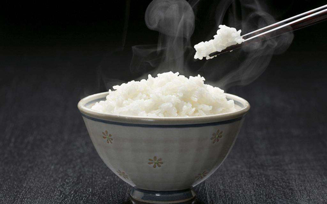 米饭夹生了怎么处理,做饭米粒夹生怎么办