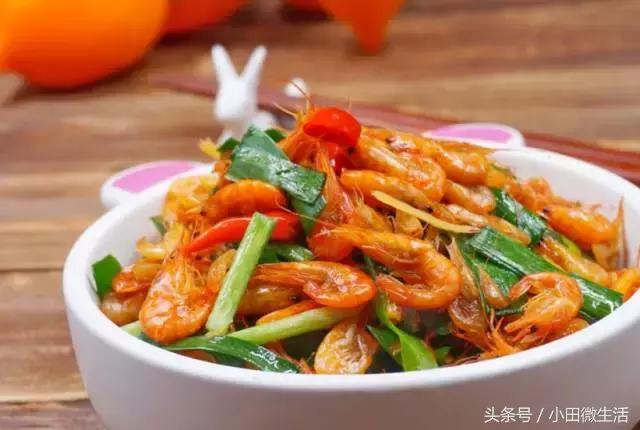 徐州好吃的辣子鸡和韭菜炒河虾,韭菜炒河虾这样做的河虾香辣有味
