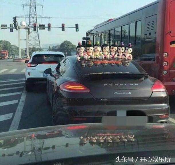 内涵笑话：班主任忽然冲进来，一把夺走我手机，他一手的粘稠感……