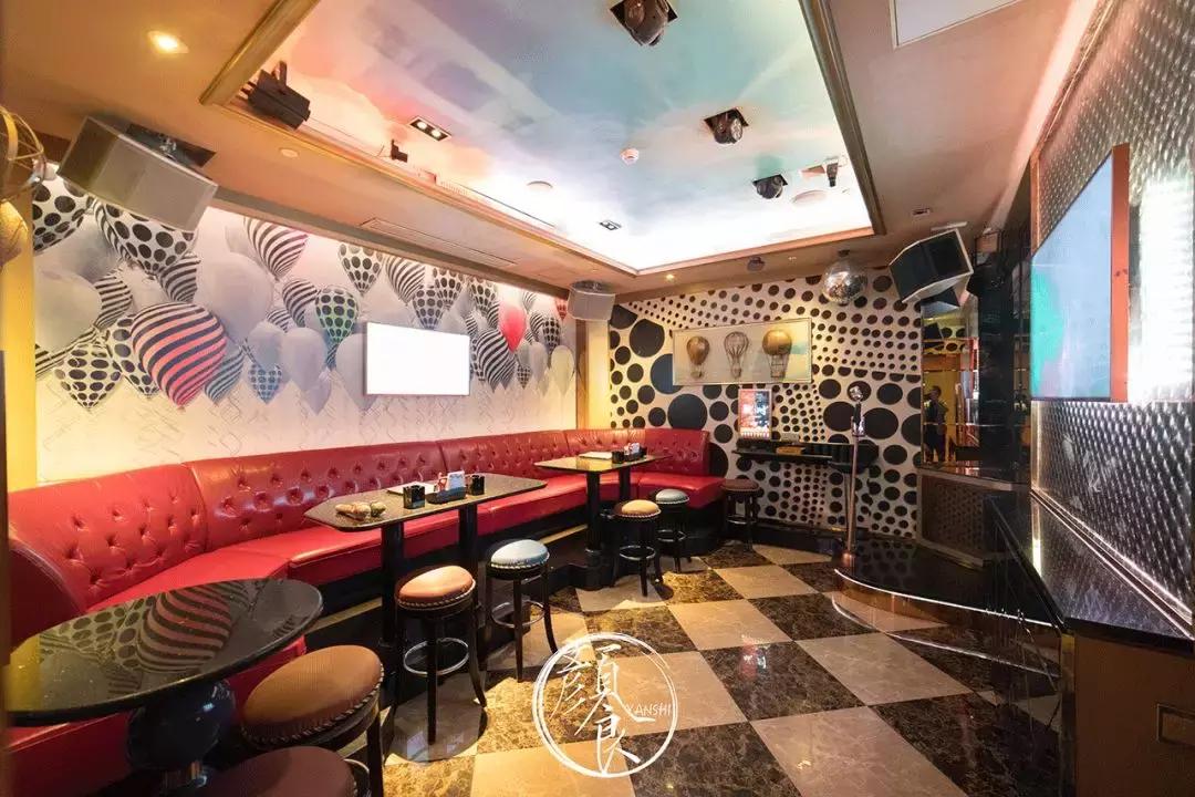 我在「纯K」中见到同一个姑娘,五次