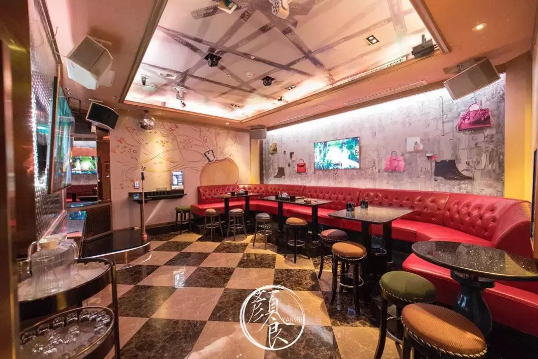 我在「纯K」中见到同一个姑娘,五次