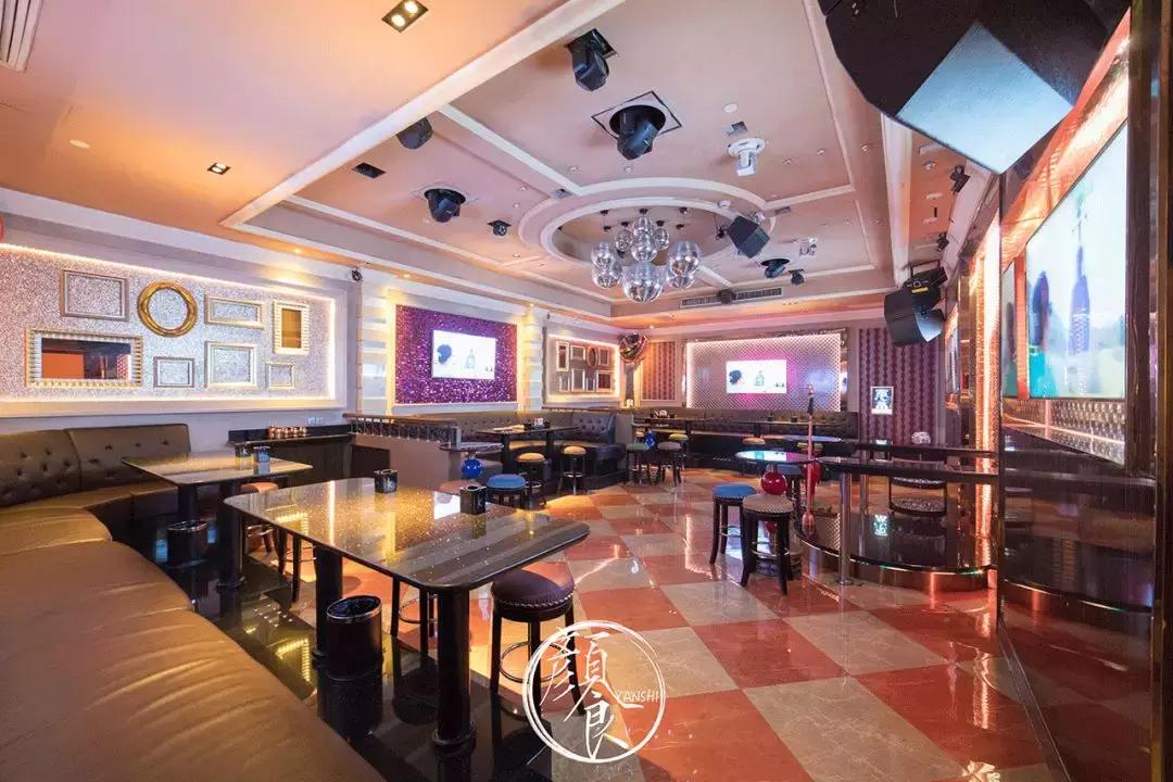 我在「纯K」中见到同一个姑娘,五次