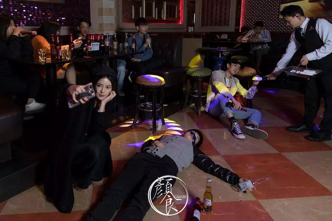 我在「纯K」中见到同一个姑娘,五次