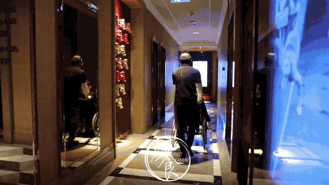 我在「纯K」中见到同一个姑娘,五次