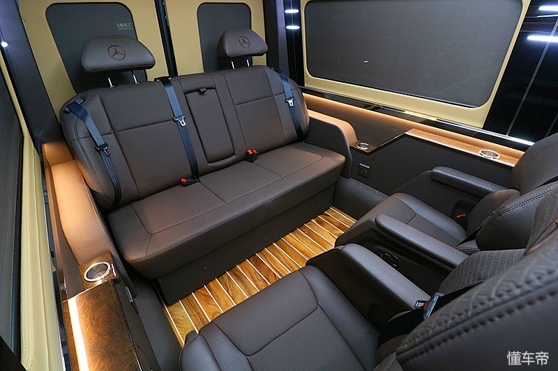 最豪华的奔驰商旅房车,奔驰加长版斯宾特房车2022款
