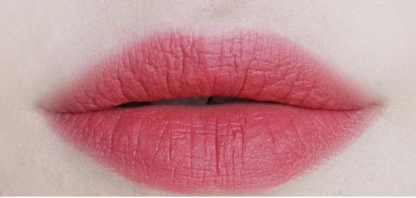栽过这几款热门口红的坑，一涂上嘴整个人都不好了！千万别跟风买