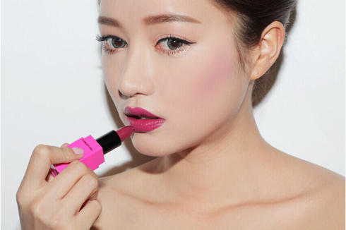 栽过这几款热门口红的坑，一涂上嘴整个人都不好了！千万别跟风买