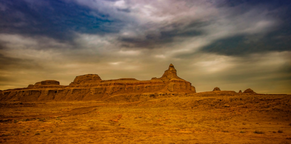 乌尔禾魔鬼城看什么,乌尔禾野魔鬼城