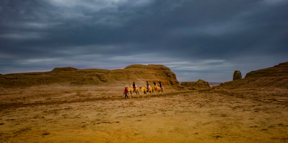 乌尔禾魔鬼城看什么,乌尔禾野魔鬼城