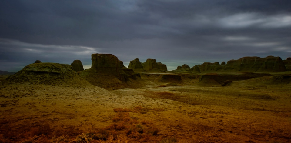 乌尔禾魔鬼城看什么,乌尔禾野魔鬼城