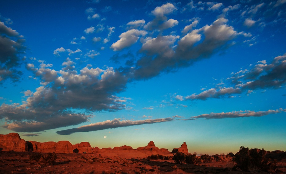 乌尔禾魔鬼城看什么,乌尔禾野魔鬼城