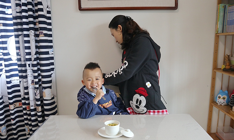 早起的鸟儿有虫吃，宝宝动手做早餐——“咯贝蒸蛋”，内附食谱