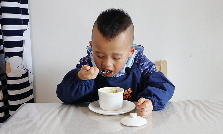 早起的鸟儿有虫吃，宝宝动手做早餐——“咯贝蒸蛋”，内附食谱