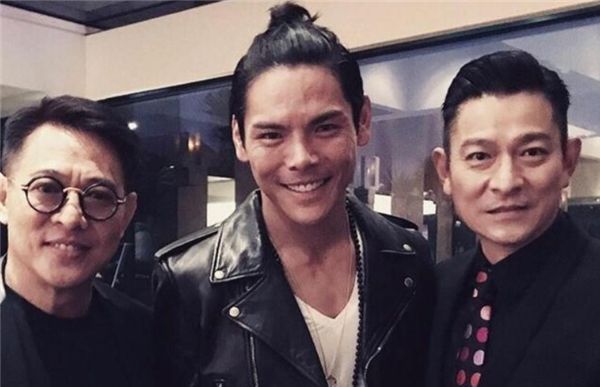 向华强砸儿子的电影,向华强刘德华巩俐合影