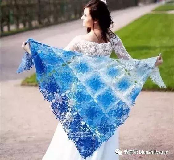 听说妈妈带着毛线披肩出游,画风是这样的……