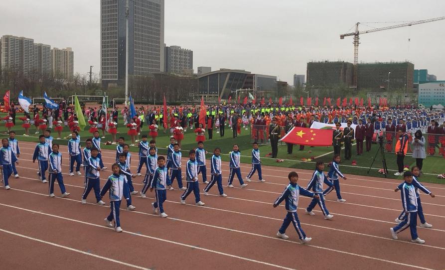 有趣的运动会小学生,一个运动会的游戏