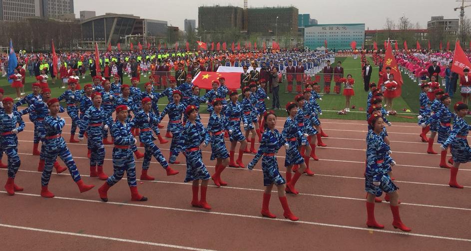 有趣的运动会小学生,一个运动会的游戏