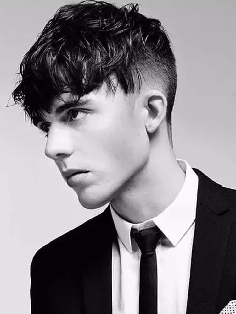 圆脸发际线高的男生适合什么发型,发际线高头发稀少发型男