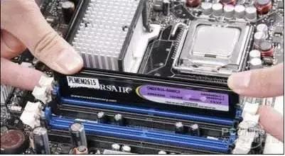 笔记本电脑显示器显示无信号黑屏,vga无信号电脑黑屏怎么快速处理