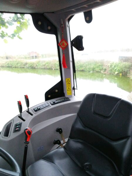 花了6000千块钱买的拖拉机,704增压轮式拖拉机多少钱一台