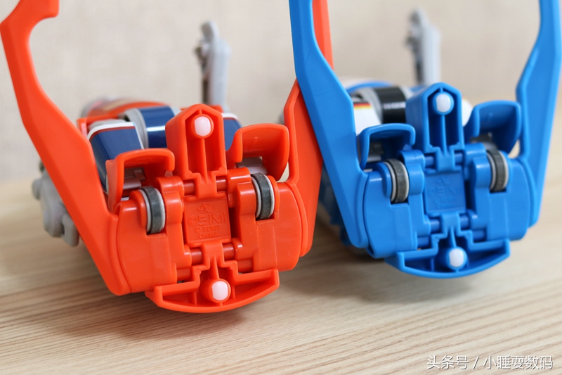 还记得儿时的大空翼吗？米家众筹新品SIMI足球机器人带你重温