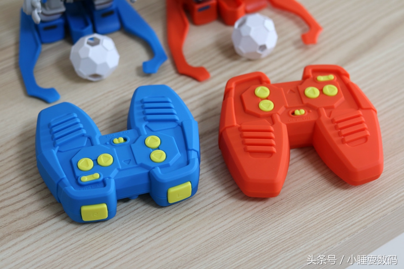还记得儿时的大空翼吗？米家众筹新品SIMI足球机器人带你重温