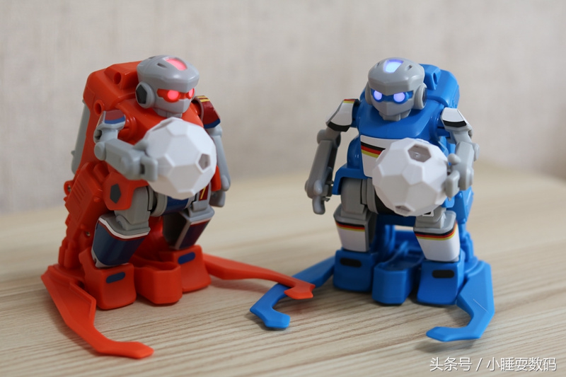 还记得儿时的大空翼吗？米家众筹新品SIMI足球机器人带你重温