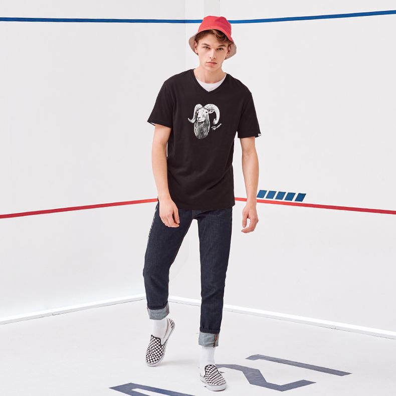 男士显脸瘦的t恤衫,夏季时尚男士v领t恤