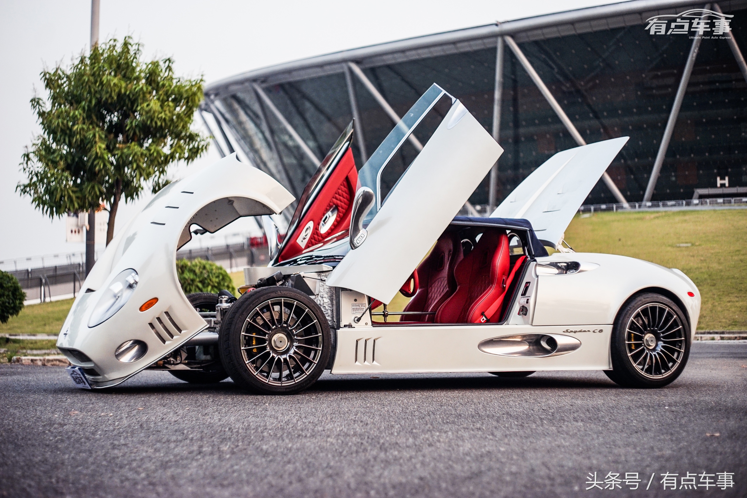 世爵c82018款,世爵c8spyder摩托车