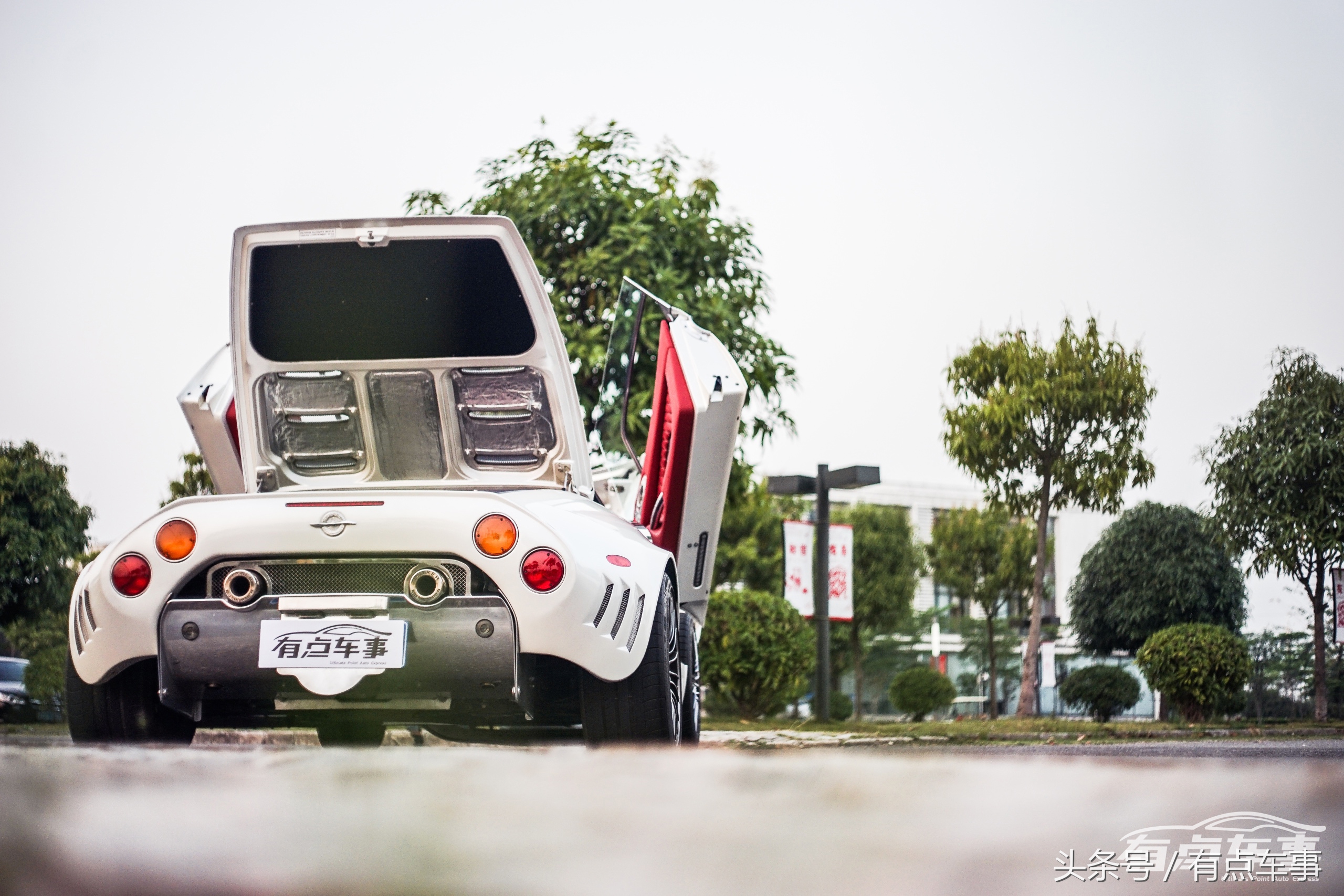 世爵c82018款,世爵c8spyder摩托车