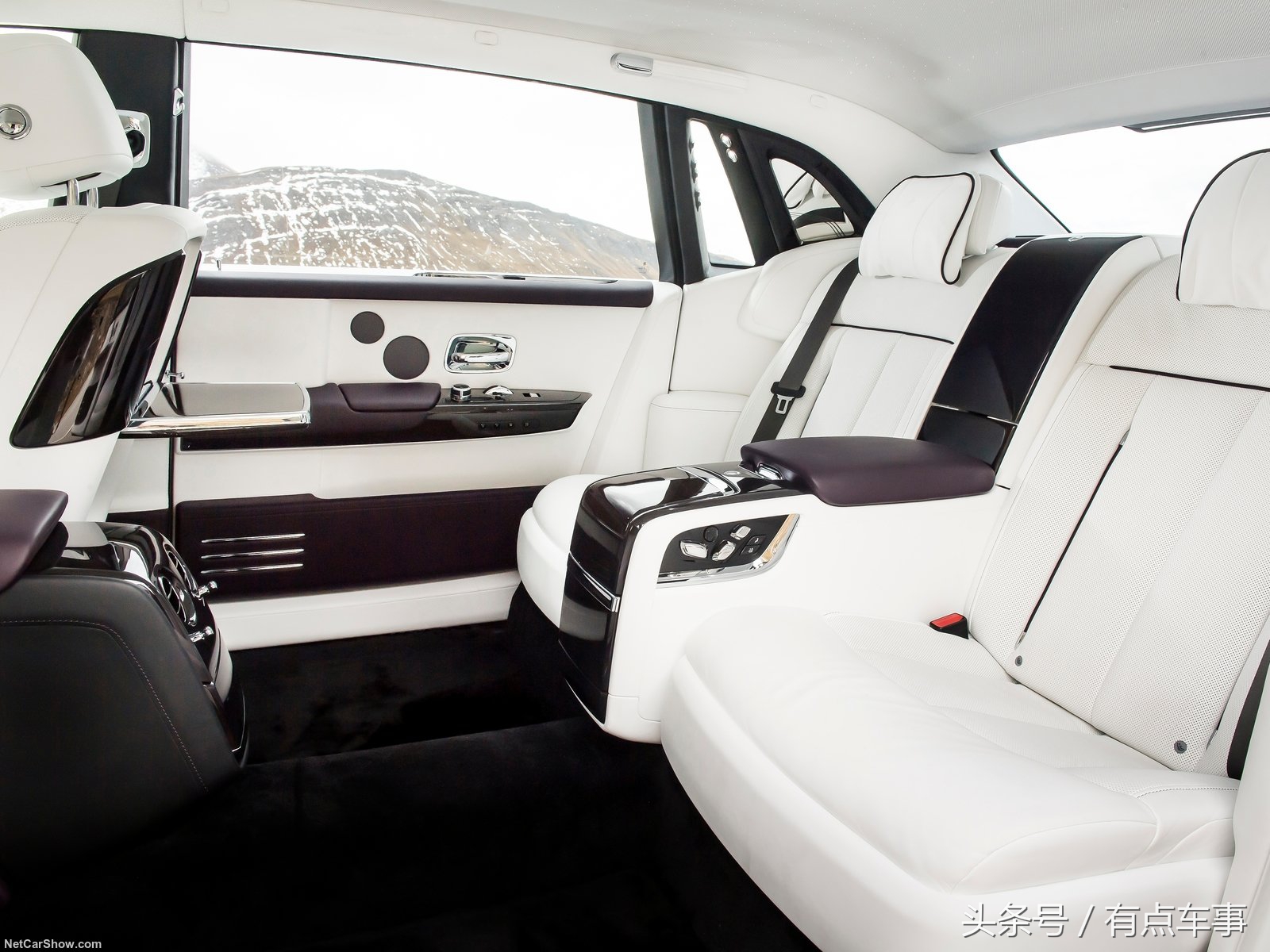 世爵c82018款,世爵c8spyder摩托车