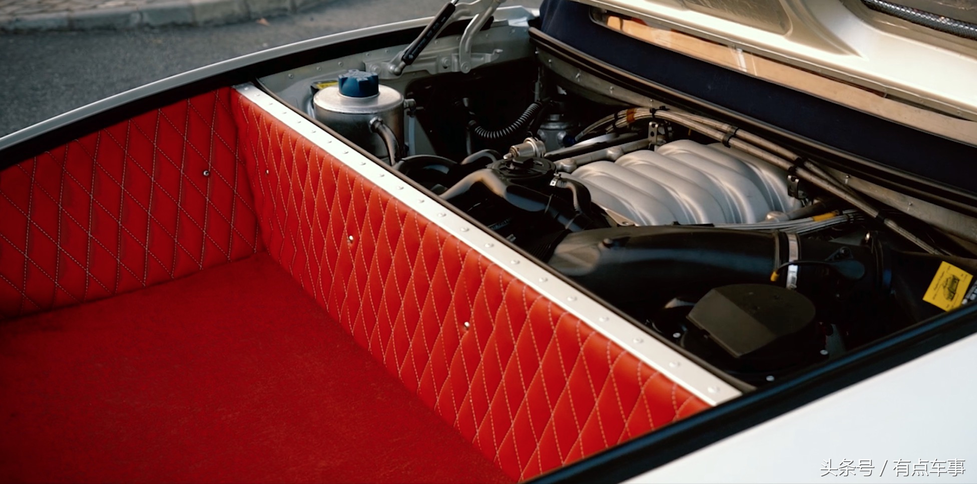 世爵c82018款,世爵c8spyder摩托车