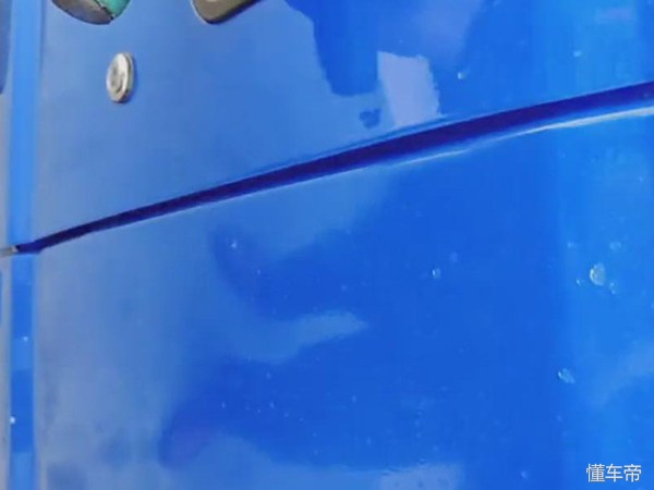 车门关不紧需要很用力才能关上,车门关不上锁扣不好使修理费用