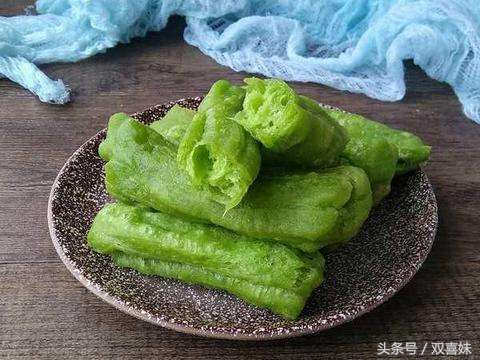 油条怎么炸出来又软又蓬松过程,小油条怎么和面炸出的油条柔软