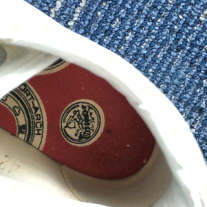 受够了跟风,回力复古篮球鞋赤橙