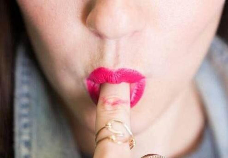 学会了如何化妆,如何学会化妆女学生