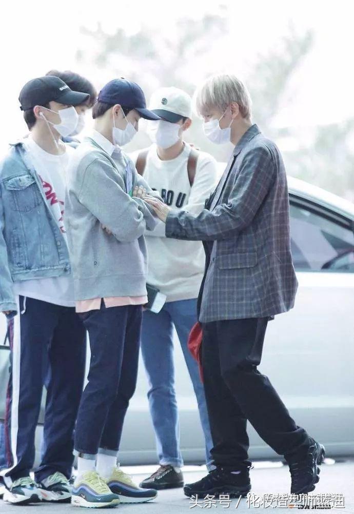 金俊勉，朴灿烈，都暻秀机场*服私**，活动*服私**搭配