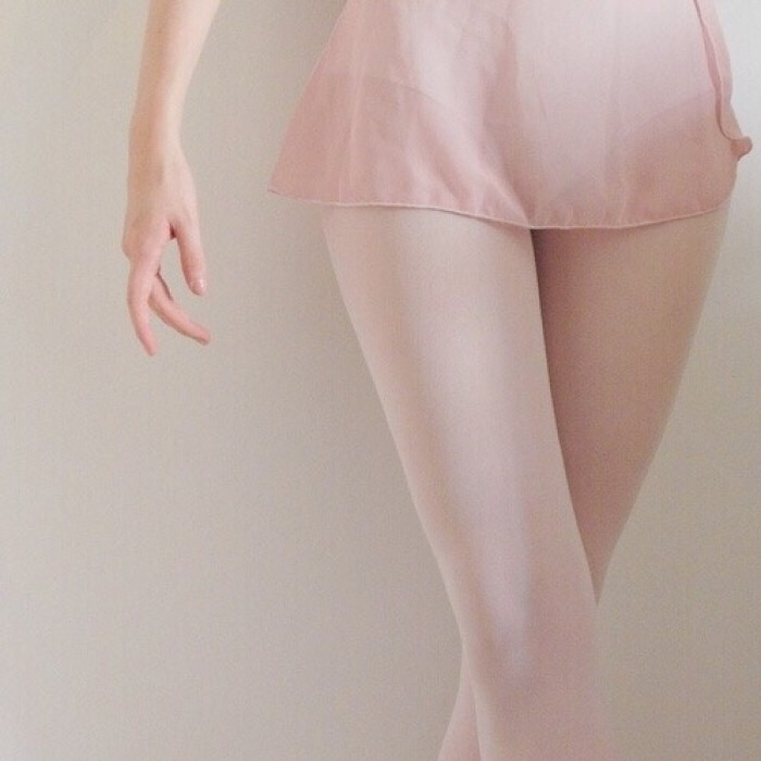 短裙短裤显瘦遮肉,短裙短裤怎么穿显腿直