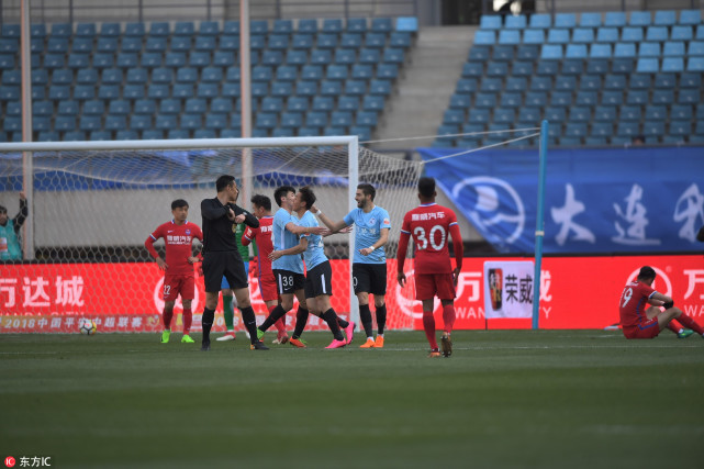 大连一方足球队丰特,大连一方对申花点球