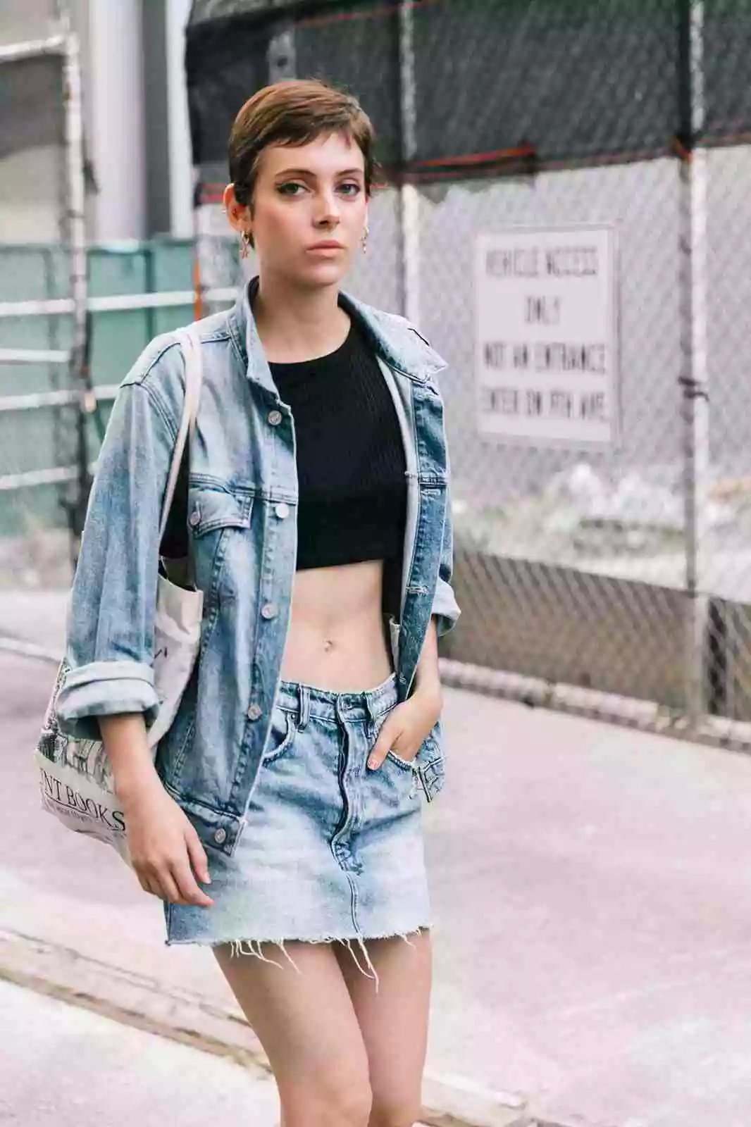 牛仔外套怎么搭配最时髦,牛仔外套的正确穿搭方法