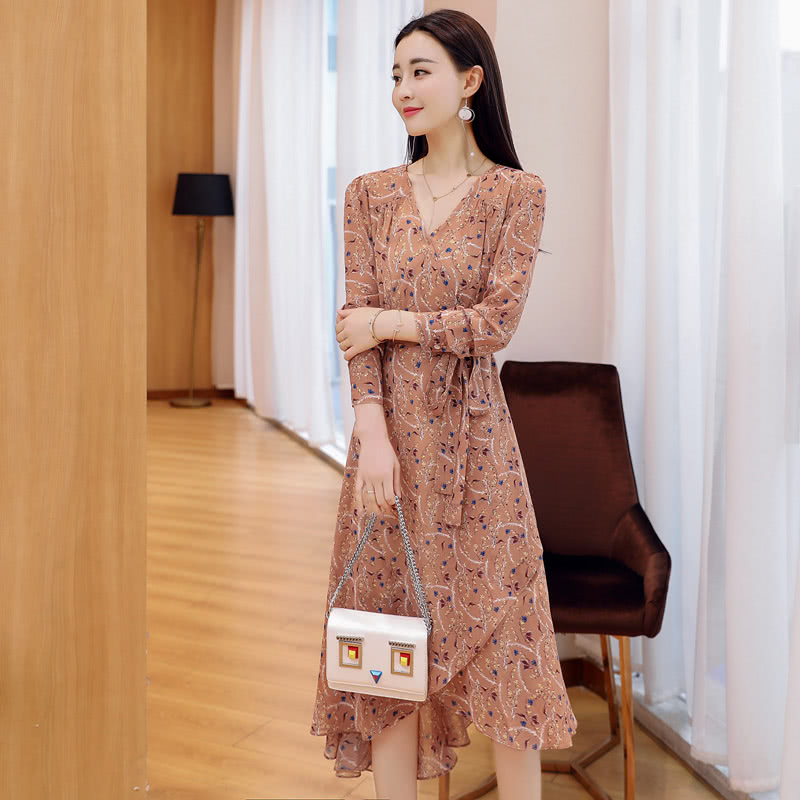 碎花裙这样穿是真的美,碎花裙如何穿得惊艳