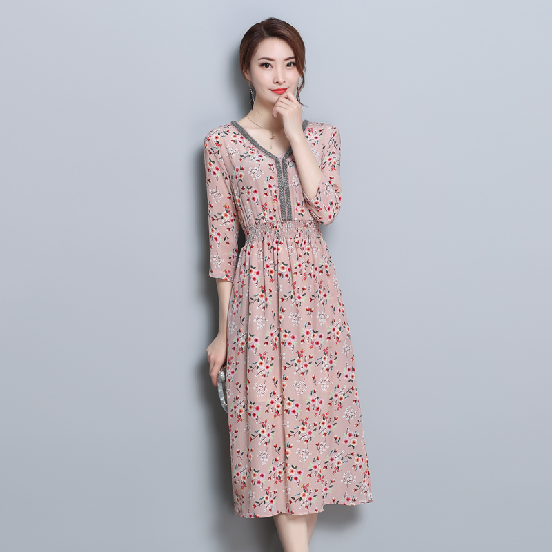 碎花裙这样穿是真的美,碎花裙如何穿得惊艳