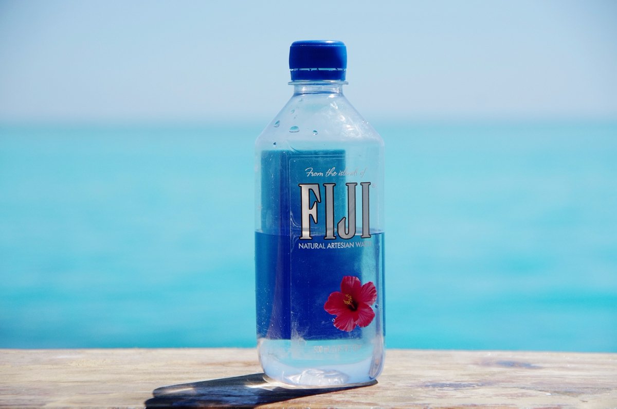 拥有漂浮在海上的披萨店的岛国斐济，不仅仅适合吃海鲜度蜜月